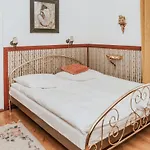 Beautiful Apartment In Kolobrzeg With Wifi * קולובז'ג